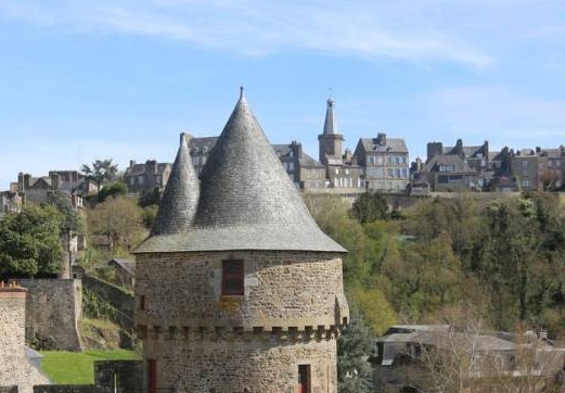 fougeres-chateau-beffroi
